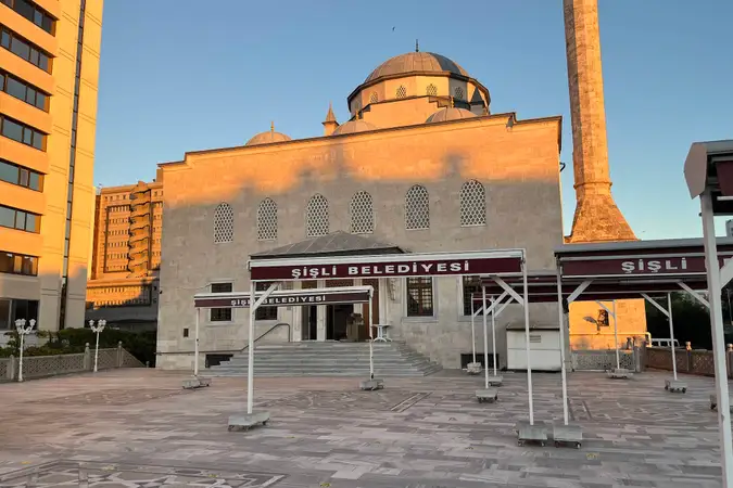 Hacı Nimet Özden Cami kapak fotoğrafı