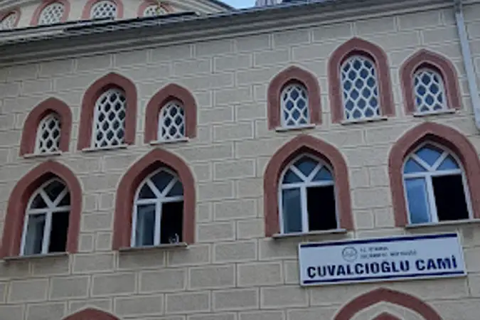 Çuvalcıoğlu Cami kapak fotoğrafı