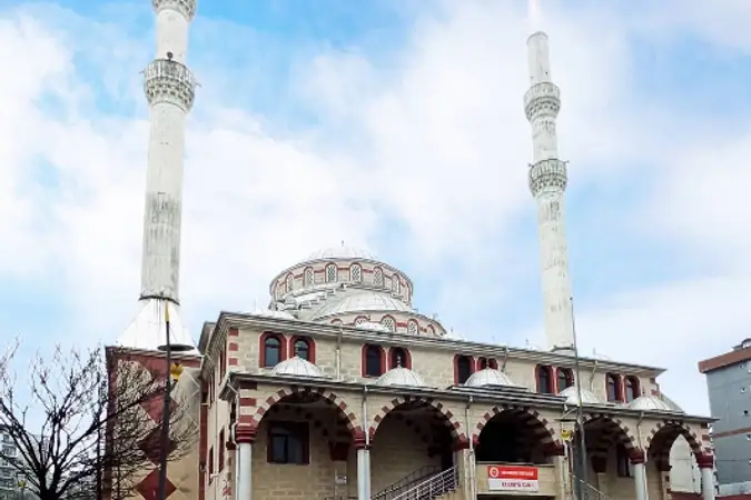 Karanfil Cami kapak fotoğrafı