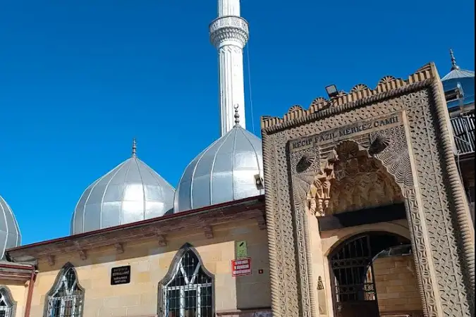 Necip Fazıl Merkez Cami kapak fotoğrafı