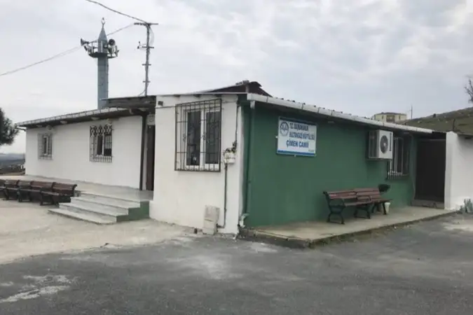 Çimen Cami kapak fotoğrafı