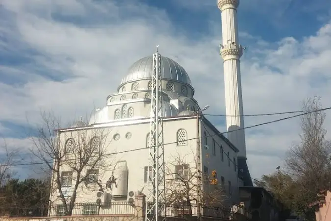 Gazi Mahallesi Mevlana Cami kapak fotoğrafı