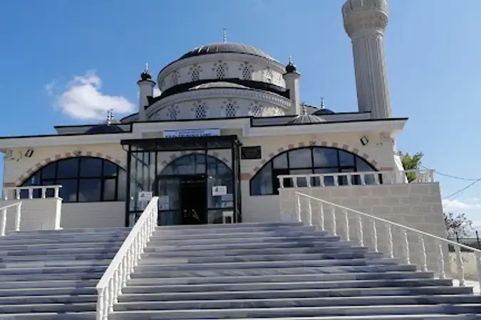 Halife Hz. Ebubekir Cami kapak fotoğrafı