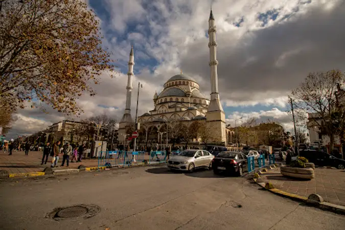 Sultanciftligi Merkez Cami kapak fotoğrafı