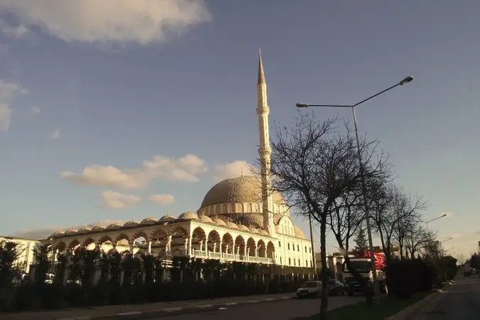 Aydınlı Mahallesi - İstanbul Deri Organize Sanayi Bölgesi Cami kapak fotoğrafı