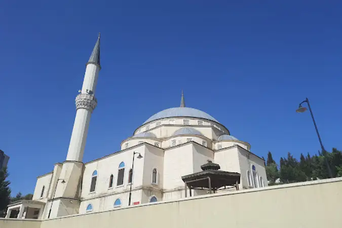Nazmi Durbakayım Cami kapak fotoğrafı