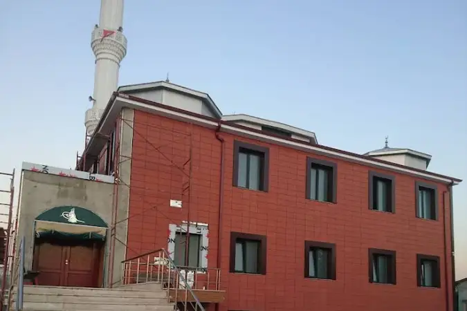 Orta Mahallesi Cami kapak fotoğrafı