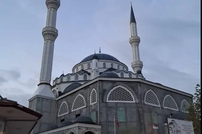 Şehitler Cami kapak fotoğrafı