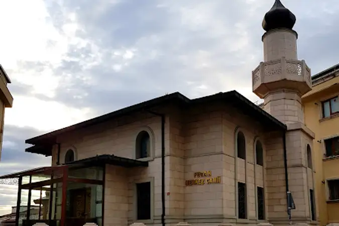 Ferah Mahallesi Merkez Cami kapak fotoğrafı