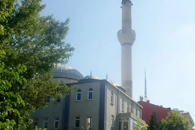 İstanbul Üsküdar Hz. Ebubekir Cami kapak görseli