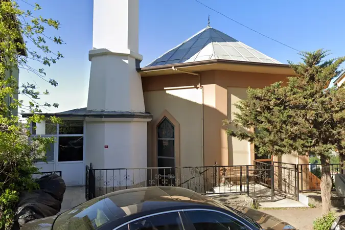 Vahdet Cami kapak fotoğrafı