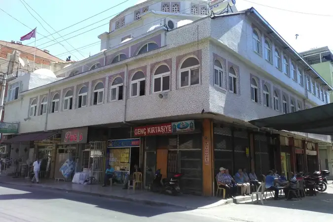 Genç Cami kapak fotoğrafı