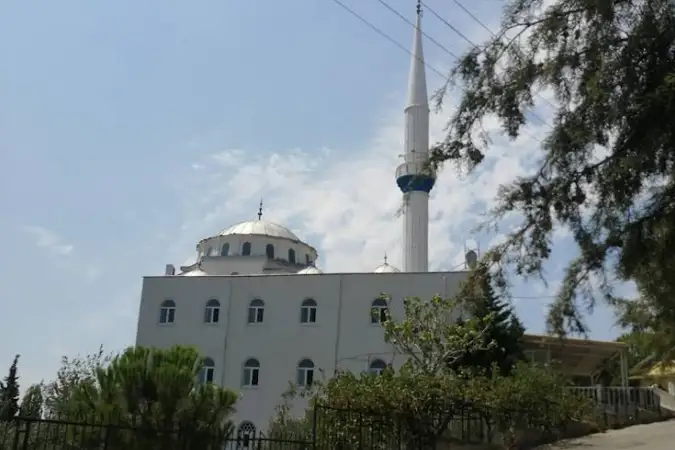 Gayrettepe Cami kapak fotoğrafı
