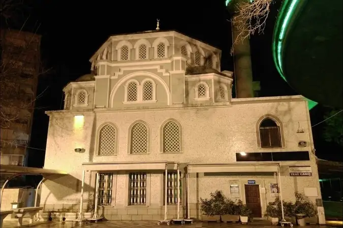 Yeni Cami kapak fotoğrafı