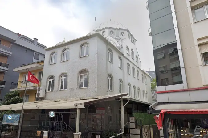 Yeni Cami kapak fotoğrafı