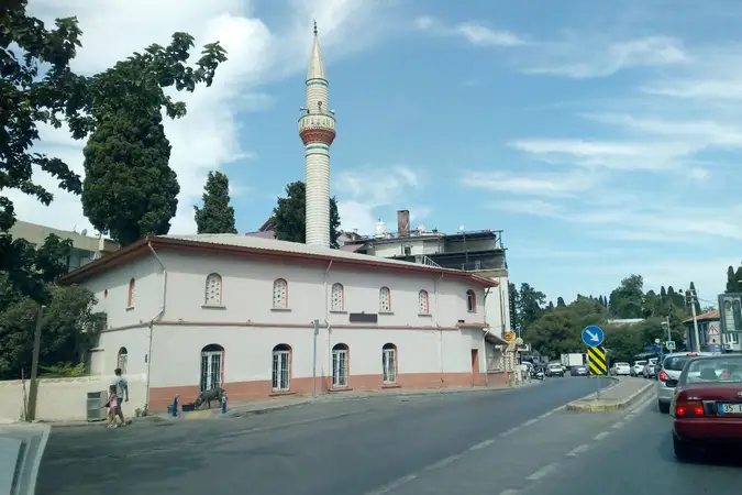 Yerli Cami kapak fotoğrafı