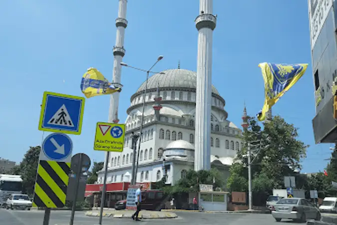 Yıkıkkemer Ulu Cami kapak fotoğrafı
