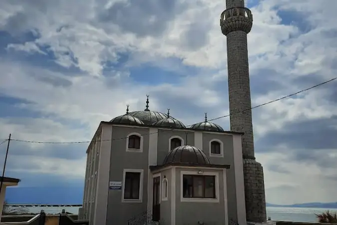 Fatma Demir Cami kapak fotoğrafı