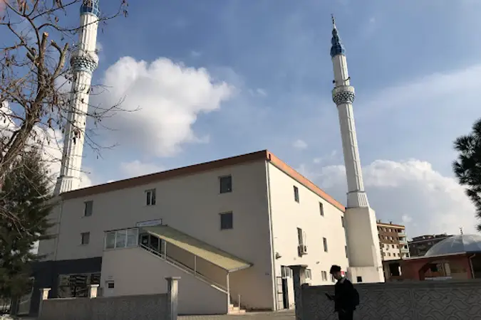 Hoca Ahmet Yesevi Cami kapak fotoğrafı