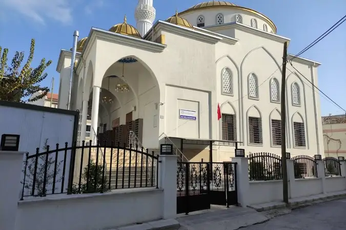 Mustafa Yazgan Cami kapak fotoğrafı
