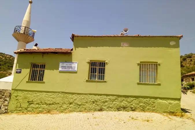 Kıroba Mahallesi Demirciler Cami kapak fotoğrafı