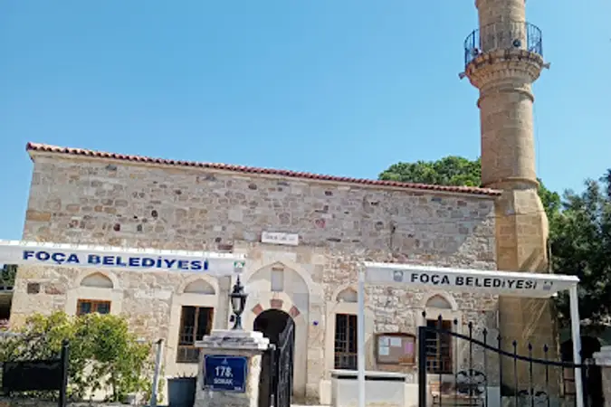 Kayalar Cami kapak fotoğrafı