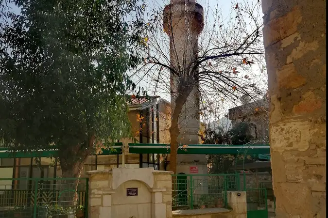 Yenifoça Fatih Sultan Mehmet Valide Cami kapak fotoğrafı