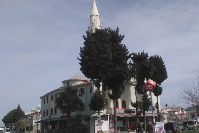 İstasyon Hacı Bayram Cami kapak fotoğrafı