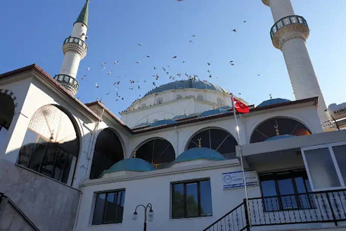 Merkez Cami kapak fotoğrafı