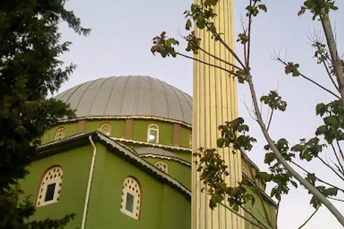 Sarnıç Merkez Cami kapak fotoğrafı