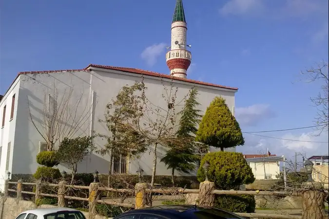 Yukarı Çarşı Merkez Cami kapak fotoğrafı
