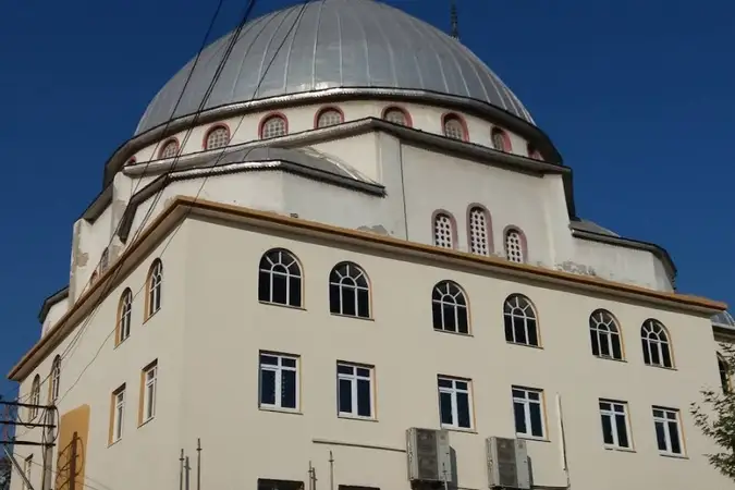 Abdülhamithan Cami kapak fotoğrafı