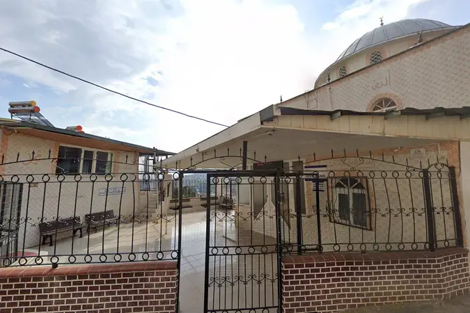 Eski İzmir Özen Cami kapak fotoğrafı