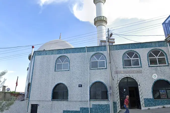 Günaltay Mahallesi Beyaz Cami kapak fotoğrafı