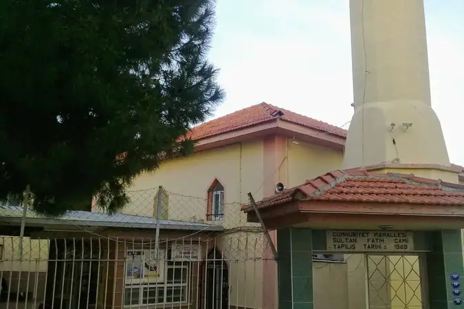 Cumhuriyet Sultan Fatih Cami kapak fotoğrafı