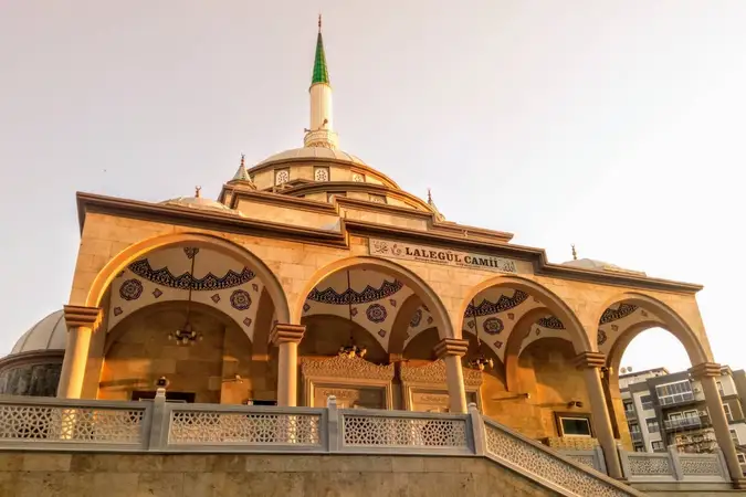Şemikler Lalagül Cami kapak fotoğrafı
