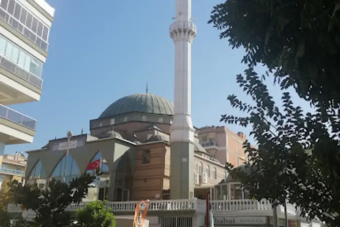 İzmir Karşıyaka Şemikler Merkez Camii kapak görseli