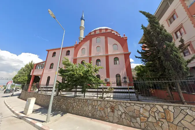 Rabia Hatun Cami kapak fotoğrafı
