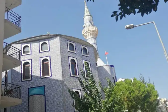 Güzelyalı Yeni Cami kapak fotoğrafı