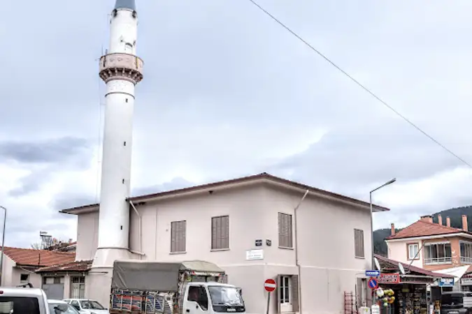 Gölcük Mahallesi Cuma Önü Cami kapak fotoğrafı
