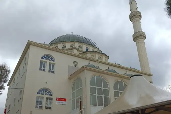 Mehmet Akif Cami