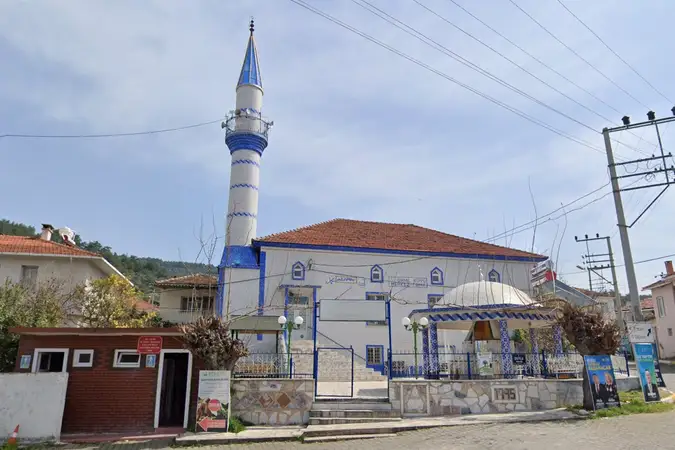 Dirmil Köyü Merkez Cami kapak fotoğrafı