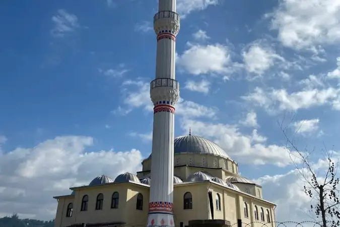 Kuşçuburun Mahallesi Seyrantepe Cami kapak fotoğrafı