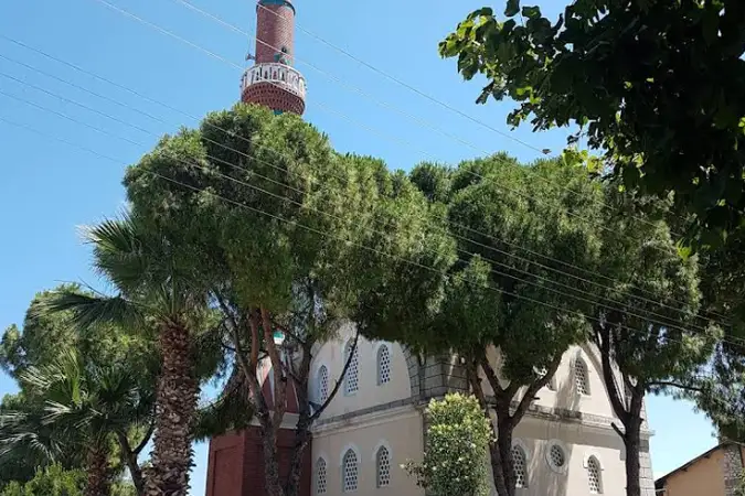 Hamdiye Üzümcü Cami kapak fotoğrafı