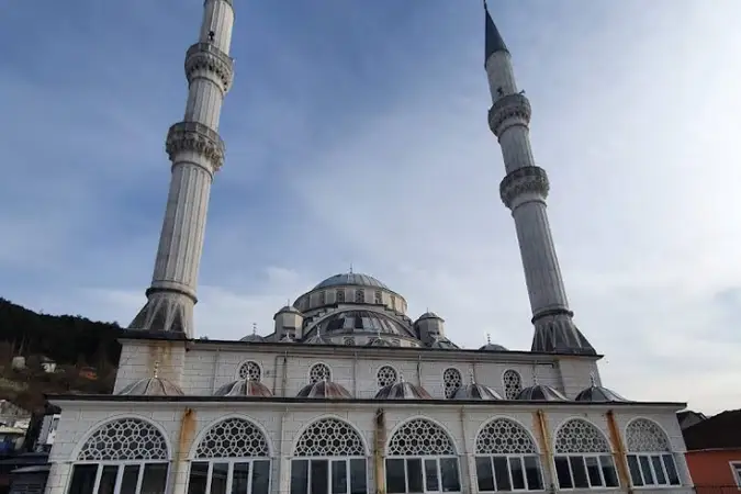 Bahçecik Merkez Cami kapak fotoğrafı
