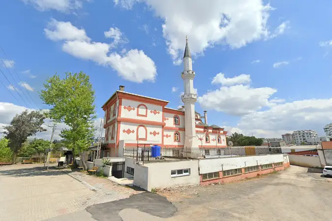 Yunus Emre Cami kapak fotoğrafı