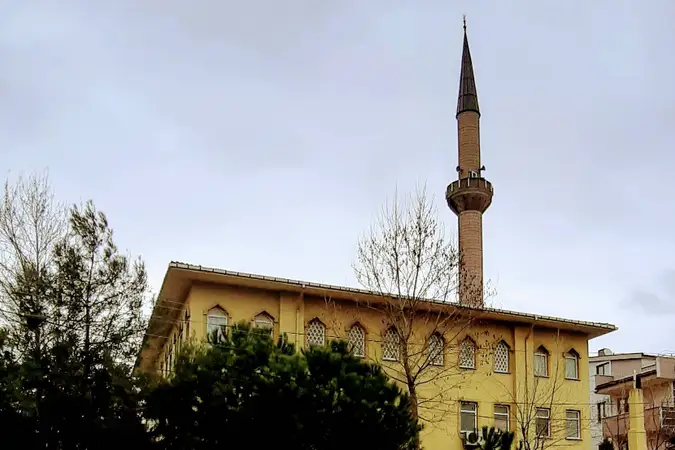 Asıroğlu Mahallesi İrşat Cami kapak fotoğrafı