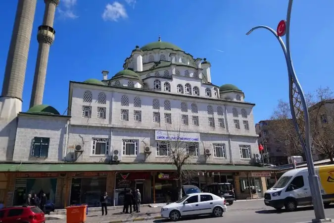 Emek Fatih Merkez Cami kapak fotoğrafı