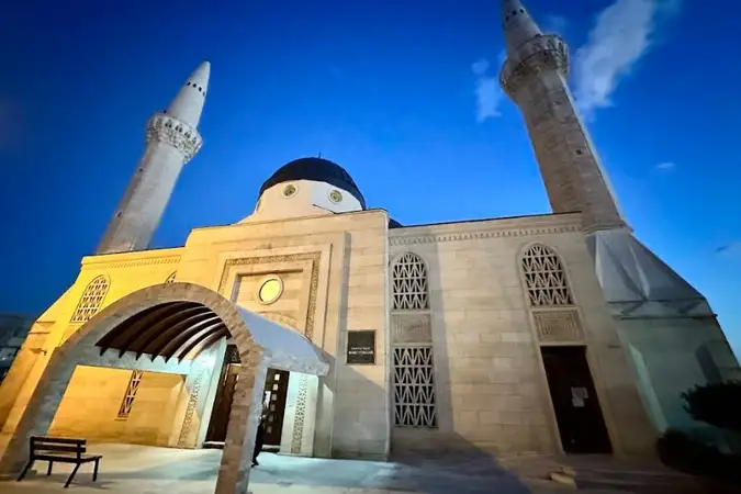 Sahil Cami (Mehmet Efendi Cami) kapak fotoğrafı
