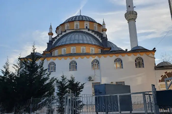 Yeşilova Merkez Cami kapak fotoğrafı